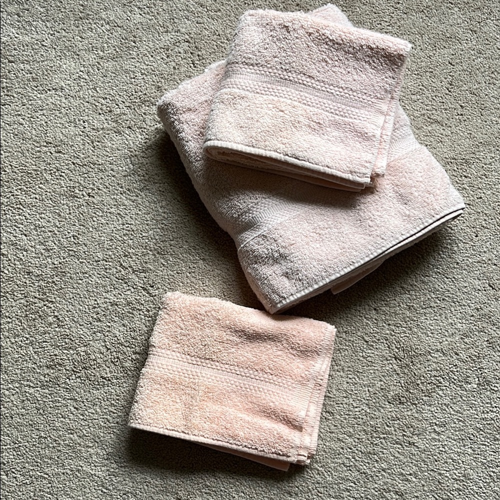 3 Lady Pepperell Towels